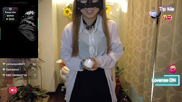 Chat +18 de arianozomi_0808 ao vivo