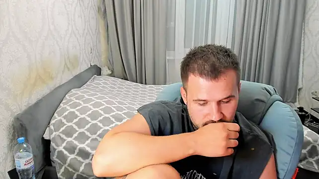 Vladik_b Live XXX Chat