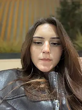 دردشة AnitaFly الجنسية المباشرة