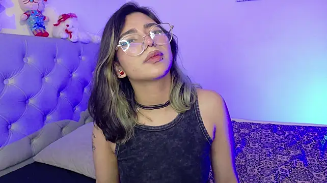 Alejaa_storm Adlı Modelin Canlı XXX Sohbeti