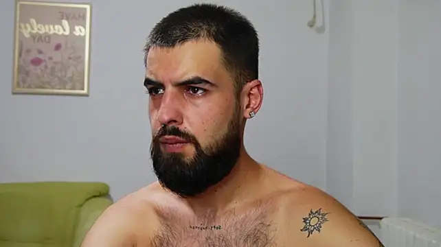 Pokazy przed kamerką – HairyRobxxx