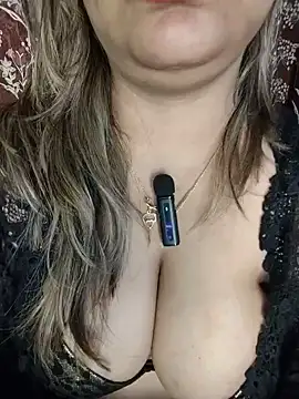 Živý XXX chat SAKSHI-STRIP