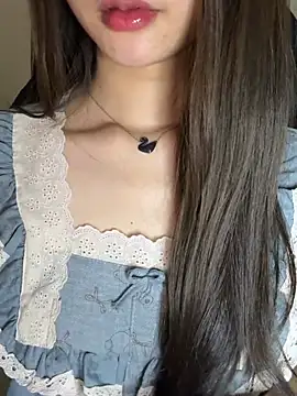 Yiyina_17 – Naživo XXX chat