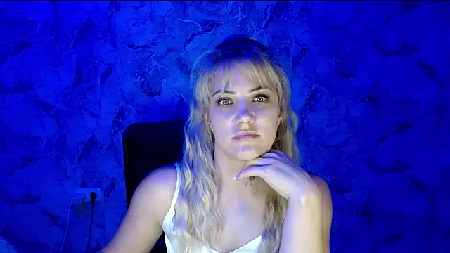 nika_gold1's Live XXX Chat