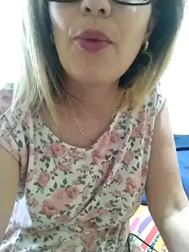 moniqueprecis' Live XXX Chat