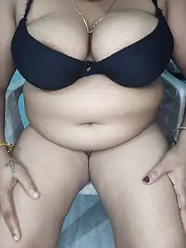 DESI-DOLLLL élő XXX-chatje