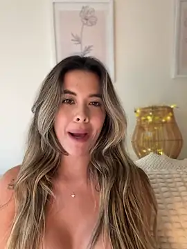 Chat +18 de Emilia_Bakerr ao vivo