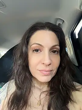 BeautifulMesss élő XXX-chatje