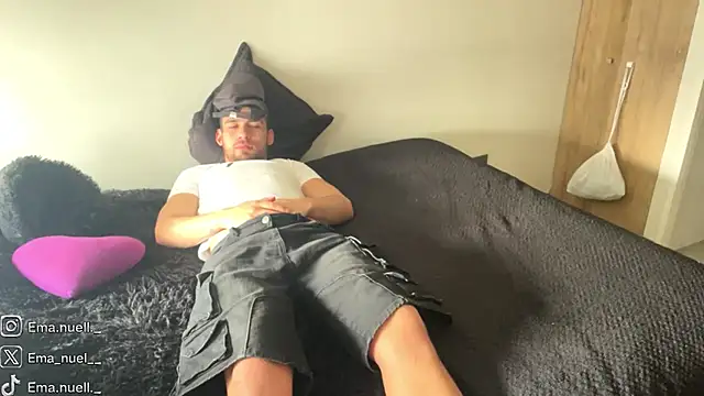 Emanuell__ Live XXX-chat