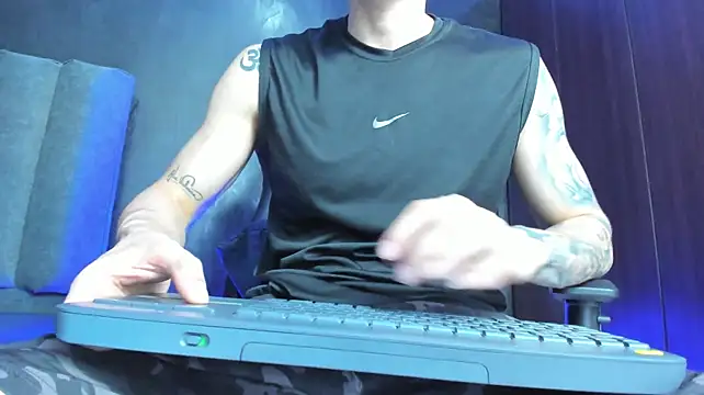 Enzo_Maserati webcam show