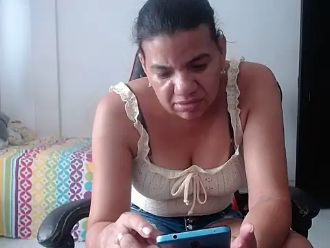 دردشة Adriana_0312 الجنسية المباشرة