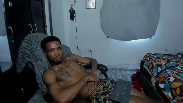 Kofi_exotic_2 Show Webcam