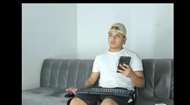 Chatroom XXX en direct de Charlie_Scorpion
