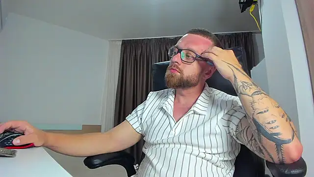 Živý XXX chat Findom_guy