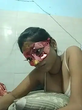 Pertunjukan Kamera Web Queen-Rakhi