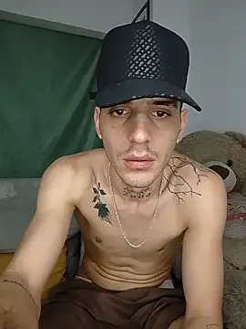 XXX chat uživo modela MaxHornyLatin