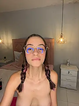 צ'אט XXX בשידור חי של Chloe_Key