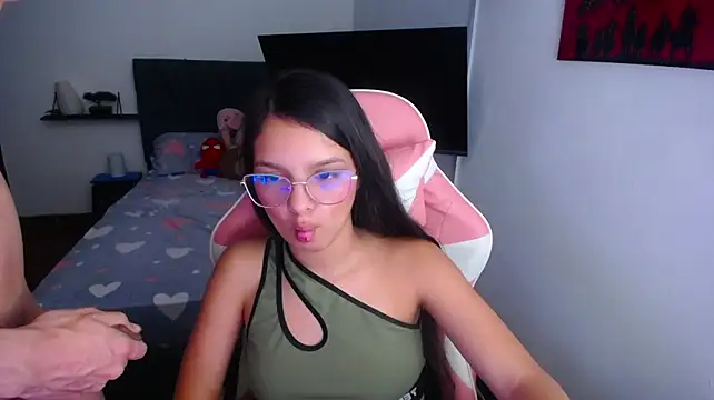 jessi_and_boy Show in webcam