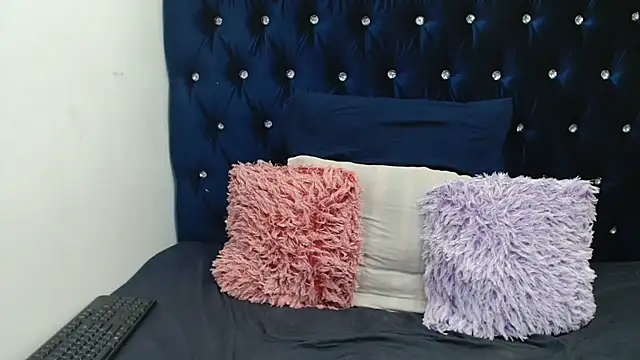 XXX chat uživo modela SEXYKENNY22