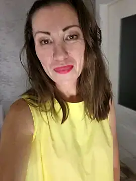 pure_elena élő XXX-chatje
