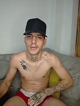 MaxHornyLatin Live XXX-chat