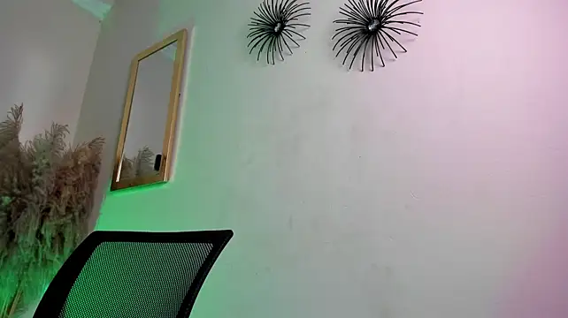 Chat +18 de Naiely_Naides ao vivo