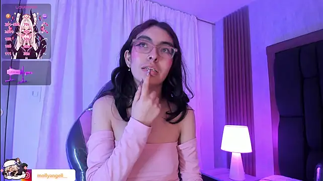Molly_A's Live XXX Chat