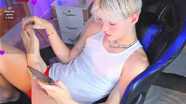 VladHellsing4 webkamerás műsora