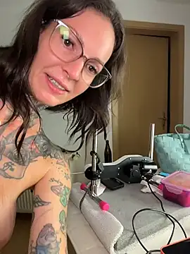 BrownieyQueen Webcam-Show