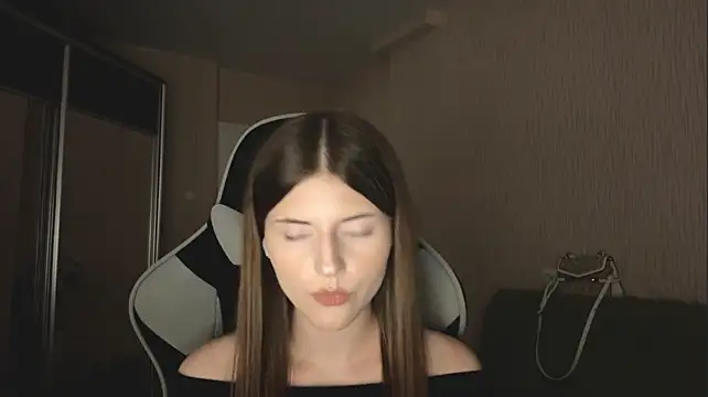 צ'אט XXX בשידור חי של DeniseGasperini