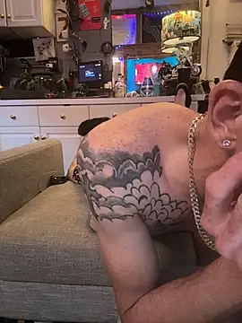 Twist_N_Tease Show in webcam