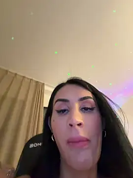 goddess_dollxxx's Webcam Show