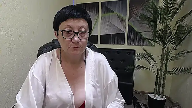 Онлайн чат XXX EmilyL0ve