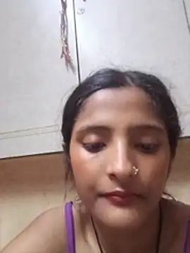 KittyBby14 Adlı Modelin Canlı XXX Sohbeti