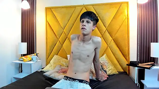 MikeHunteer XXX чат на живо