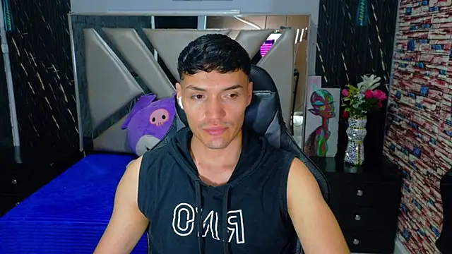 Aron_Darkx Webcamshow