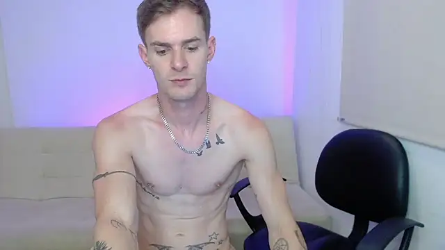 adrian_morelly webkamerás műsora
