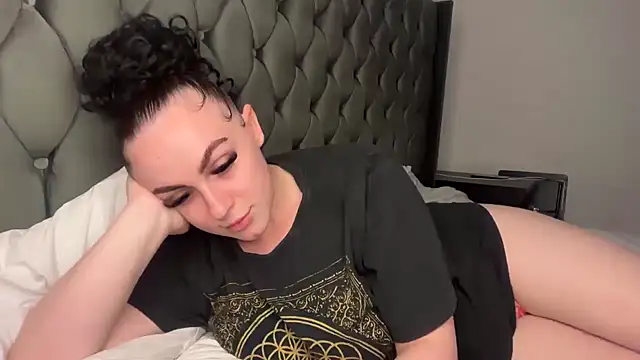riri_bstvx's Live XXX Chat