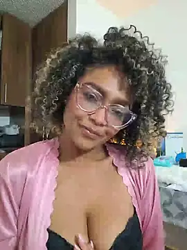 BiiancaEstradaa webcam show