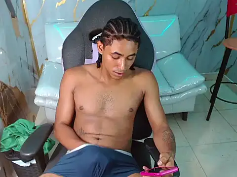 הופעת וובקאם של desireblack_