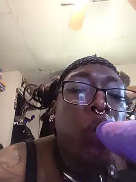 Marl33_Ch33ks live XXX chat