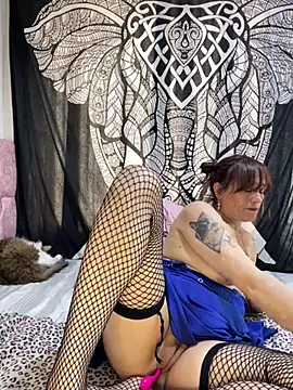 Boonny_Boo- live XXX chat