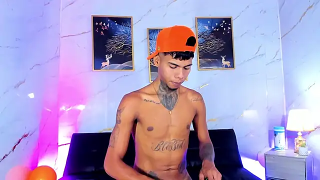Kleyn_black's Live XXX Chat