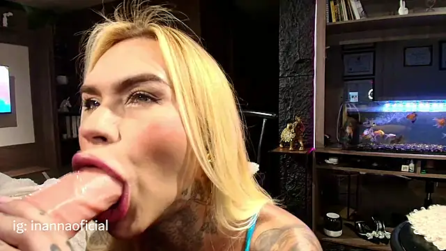 Ambrosia______ Adlı Modelin Canlı XXX Sohbeti