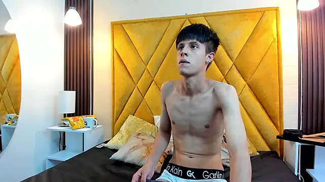MikeHunteer Live XXX Chat