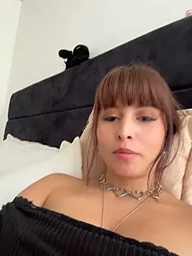 lara_reynolds Chat XXX in diretta