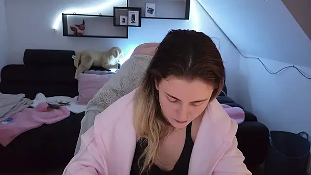 Melly4You Chat XXX live
