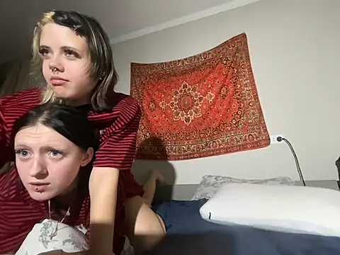 Show modela Catherine19Hunt na web-kameri