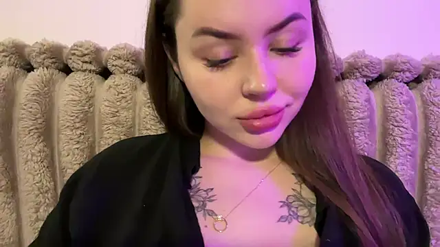 AlmaryKim Adlı Modelin Web Kamerası Şovu