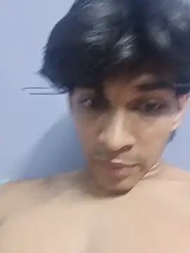 Pokazy przed kamerką – akshayy_fucks